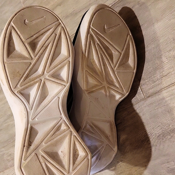 Nike Vista - Picture 3 of 3